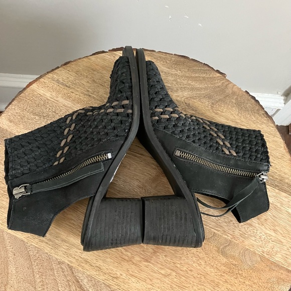 Sam Edelman Black/ Tan Woven Front Gladiator Sandal’s Size 8.5 - Picture 6 of 9